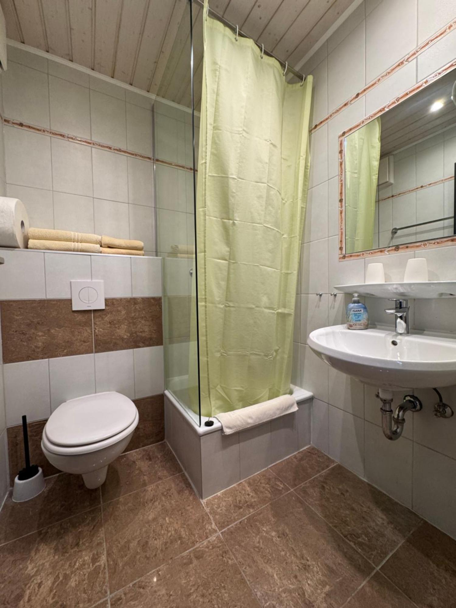 Landhotel Lowen Hotel Blumberg